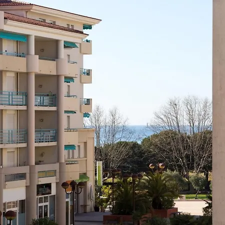 Antibes Les Pins Beautiful 3-Star Rated Studio Apartment Antibes