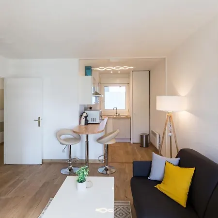 Antibes Les Pins Beautiful 3-Star Rated Studio * Antibes