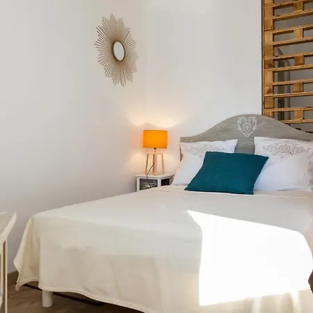 Antibes Les Pins Beautiful 3-Star Rated Studio * Antibes